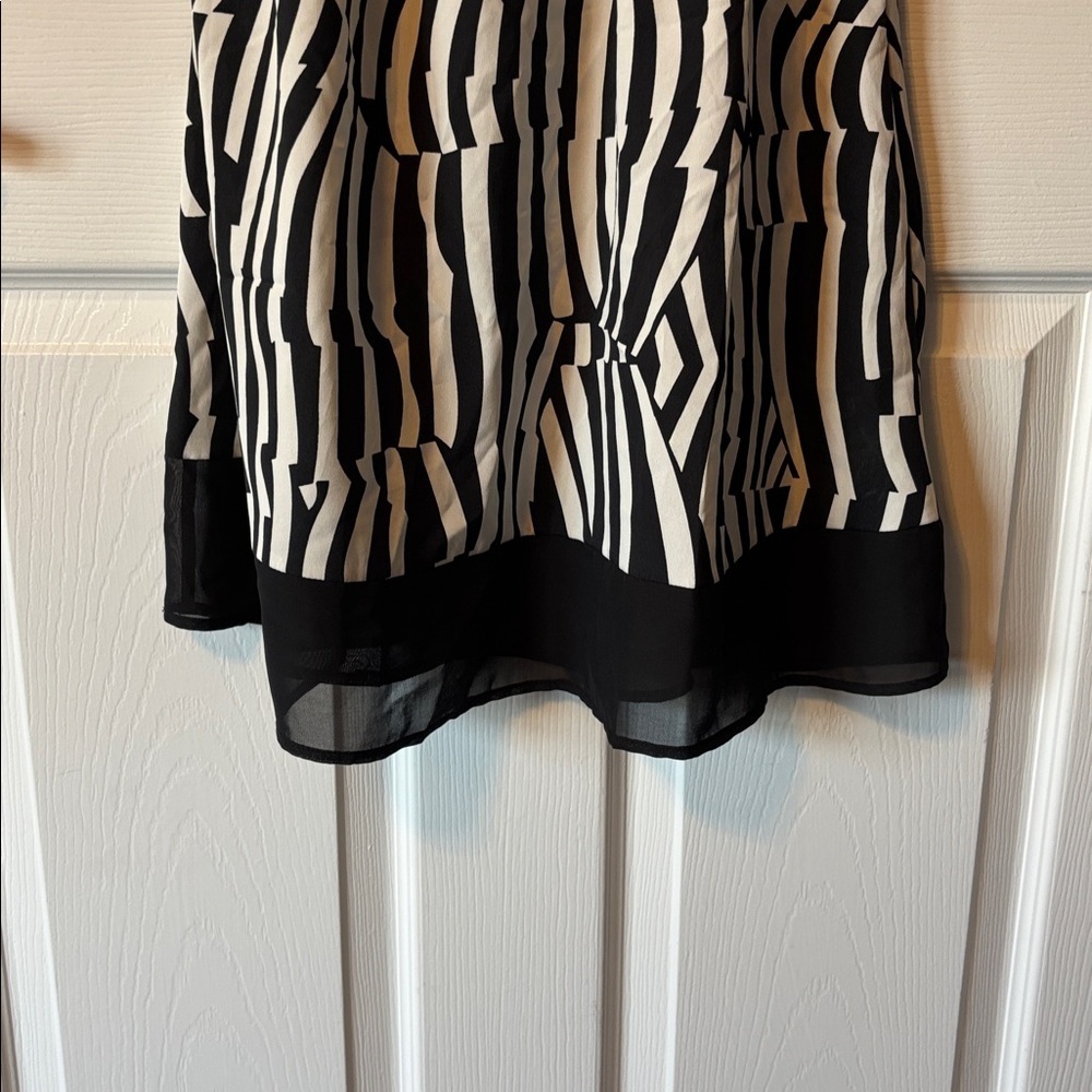 Black & White Dress - Picture 6 of 8